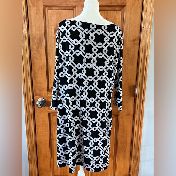 Banana Republic Black and White Midi Dress - Picture 2 of 3
